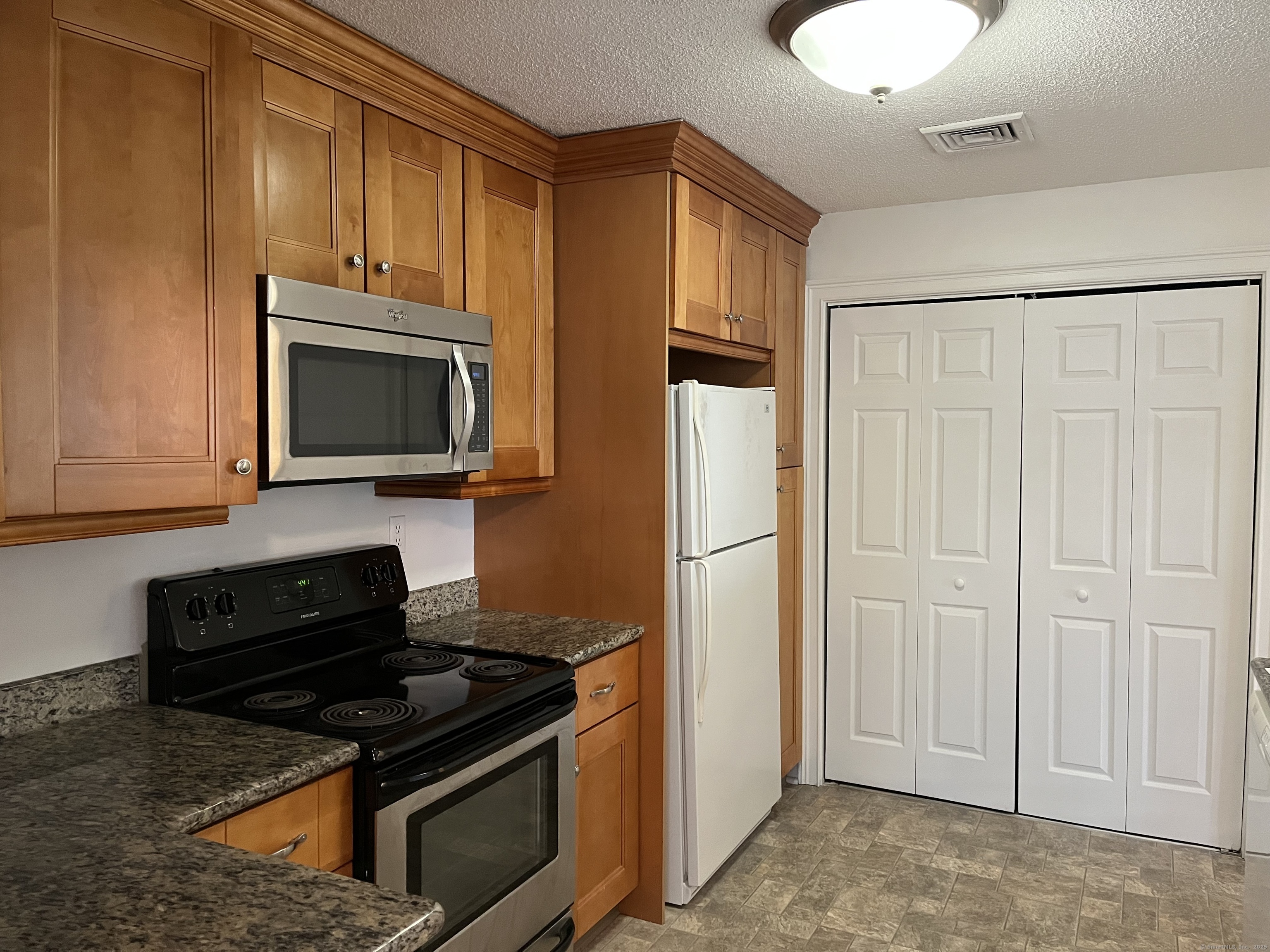 75 Redwood Drive #706, East Haven, Connecticut image 6