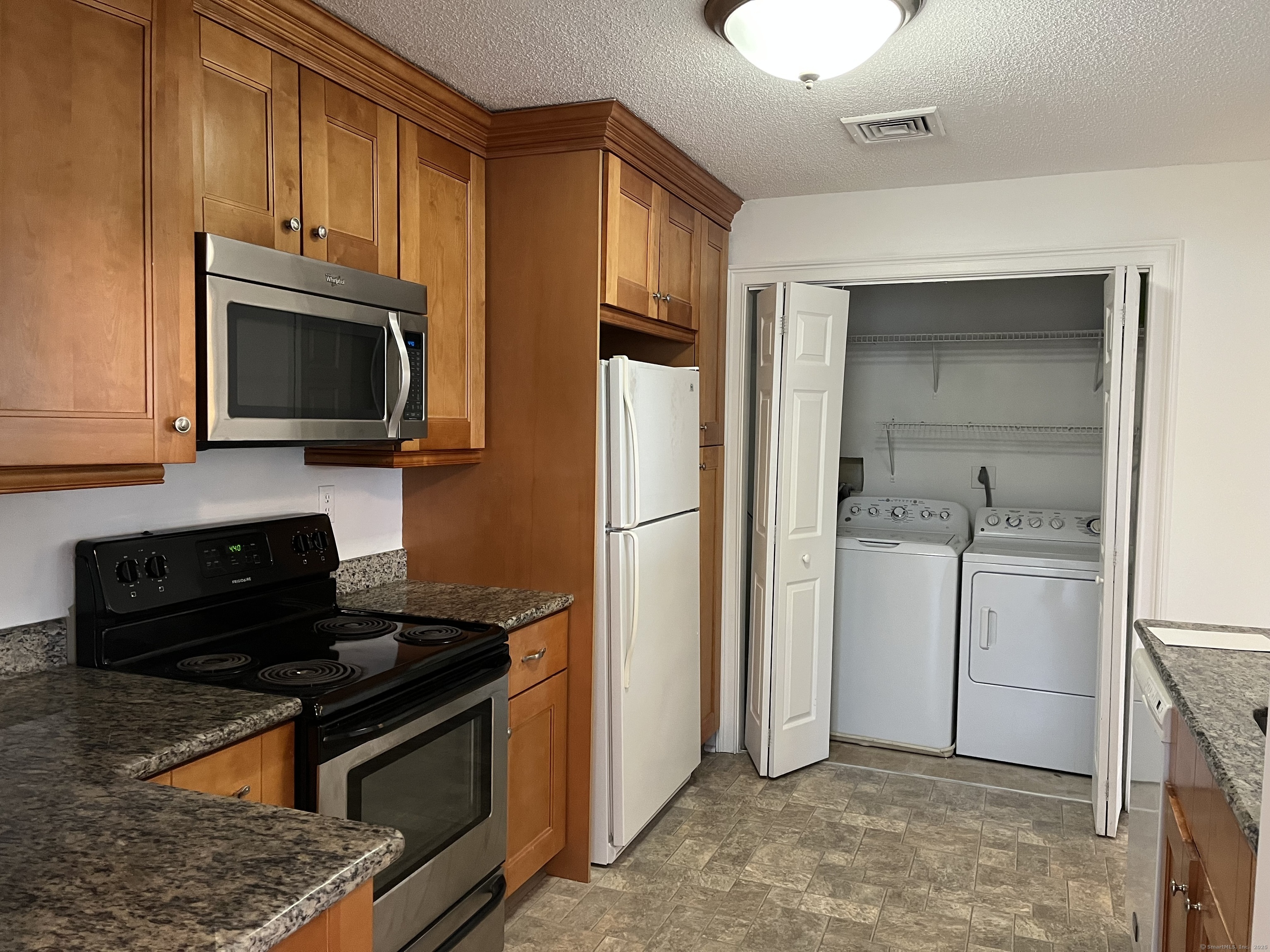 75 Redwood Drive #706, East Haven, Connecticut image 5
