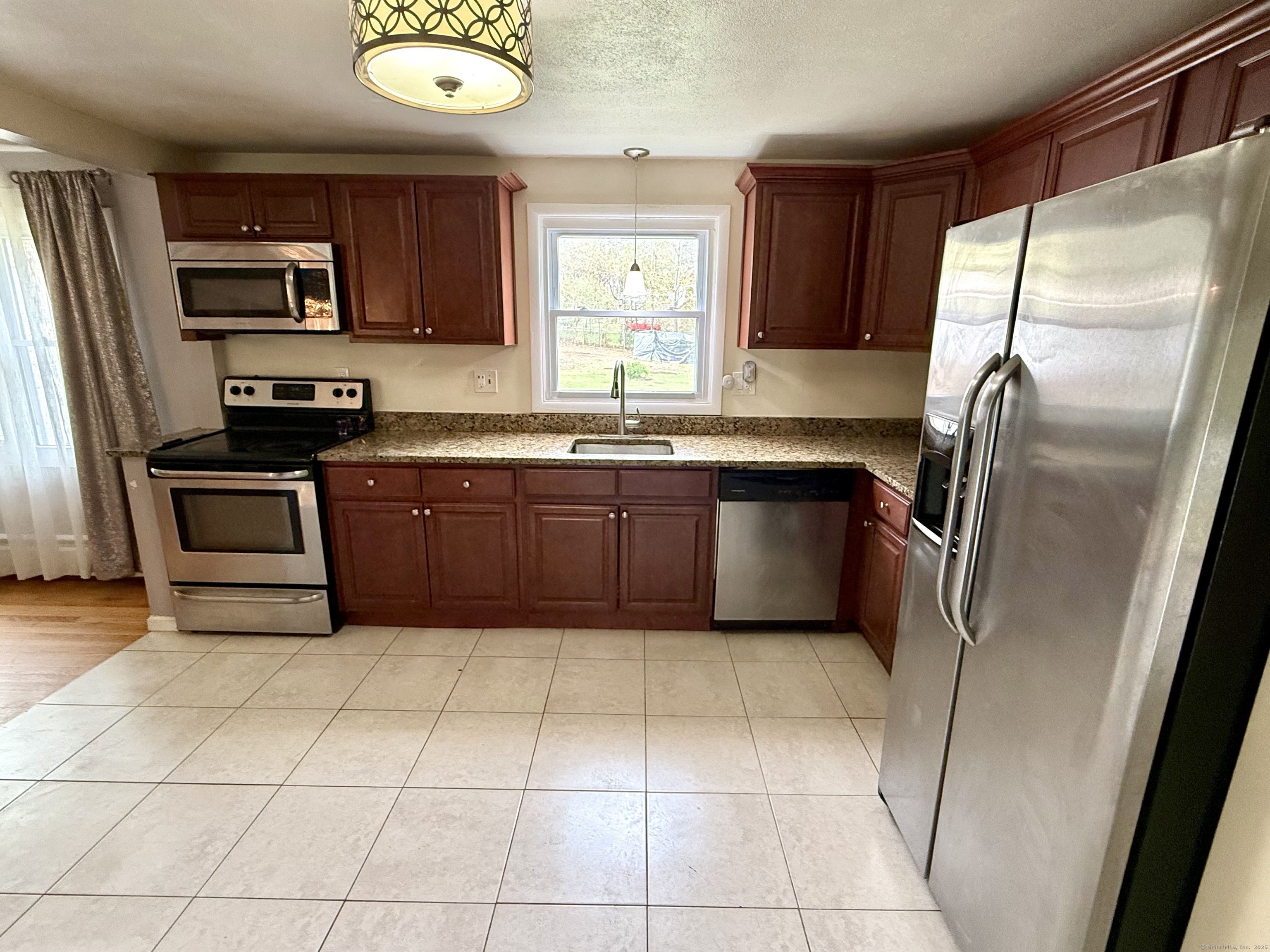 74 Robin Road, Windsor, Connecticut image 23