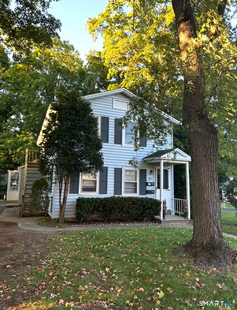 Photo of 29 Mansfield Street #B, Bethel, CT 06801 (MLS # 24206980)