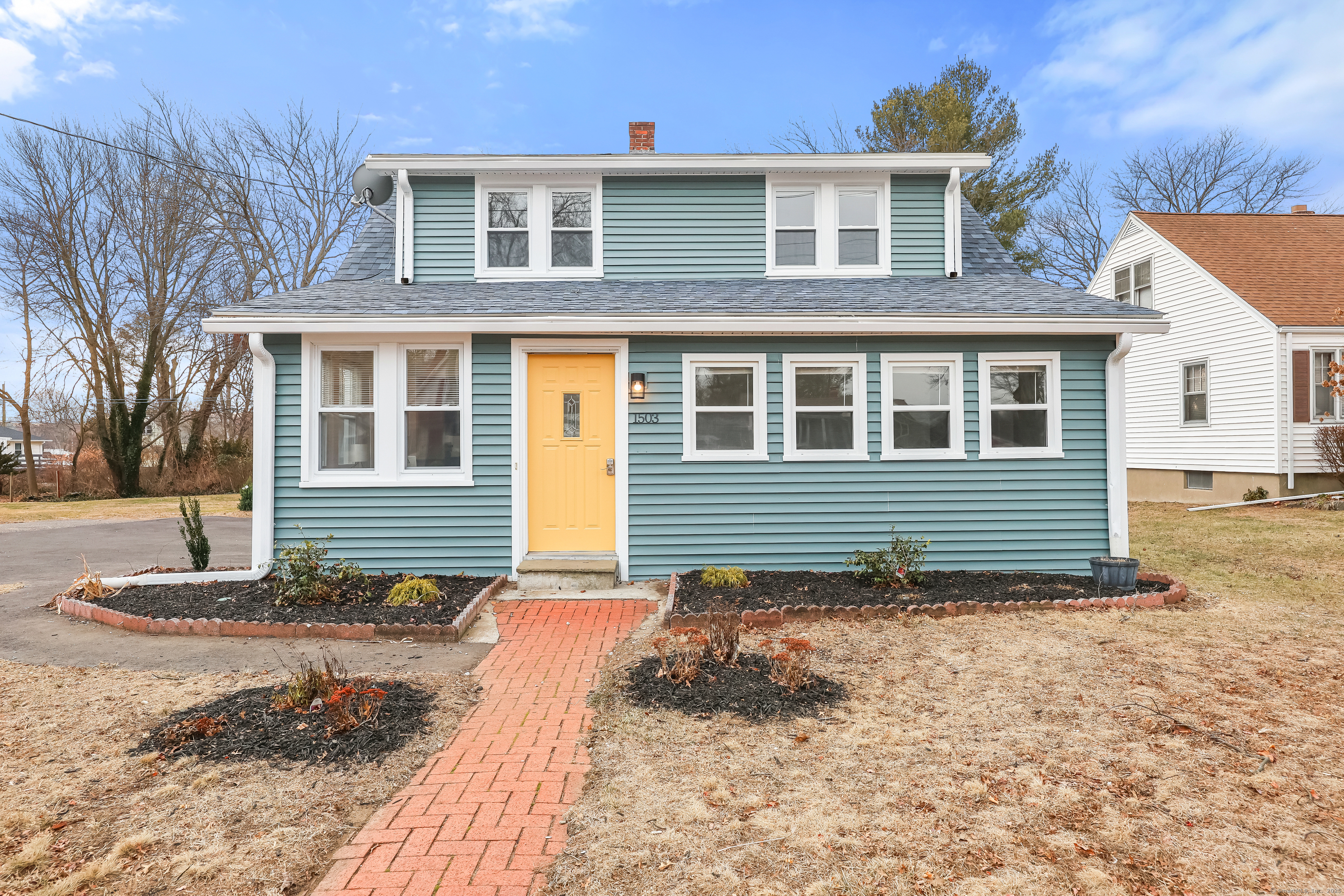 Rental Property at Nichols Avenue, Stratford, Connecticut - Bedrooms: 3 
Bathrooms: 2 
Rooms: 5  - $3,800 MO.