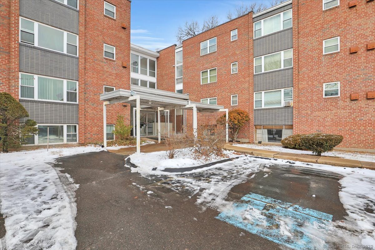 53 Wolcott Hill Road #APT A15, Wethersfield, Connecticut image 1