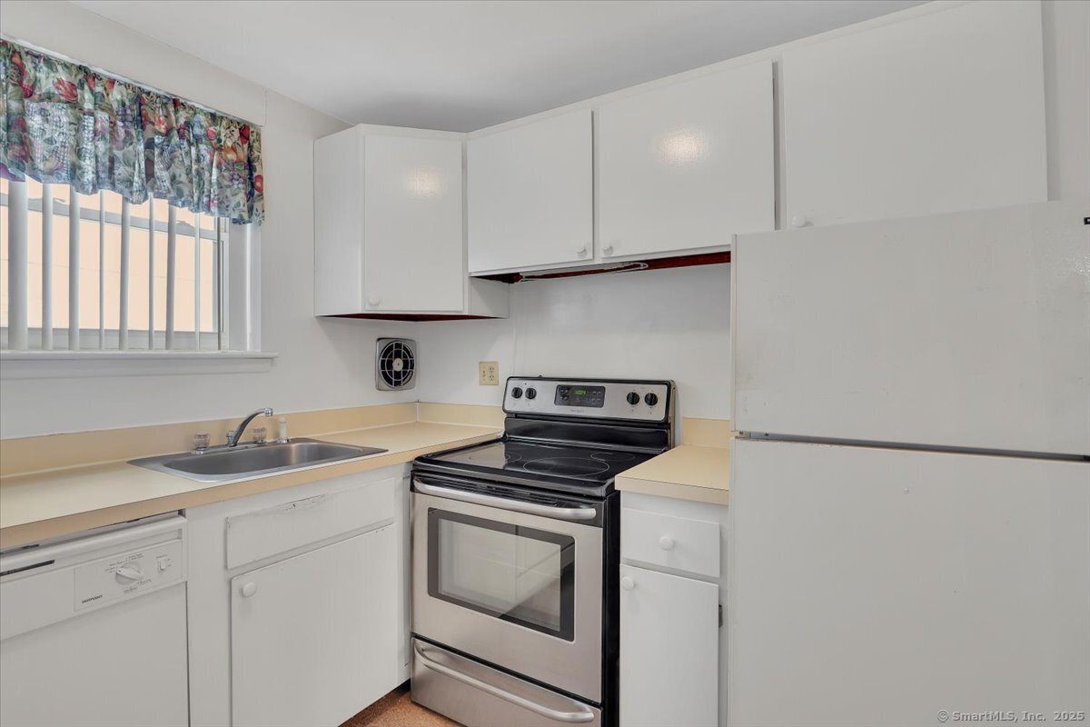 53 Wolcott Hill Road #APT A15, Wethersfield, Connecticut image 8