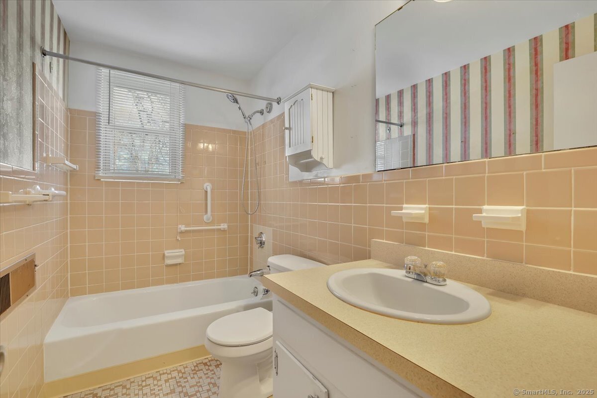 53 Wolcott Hill Road #APT A15, Wethersfield, Connecticut image 10