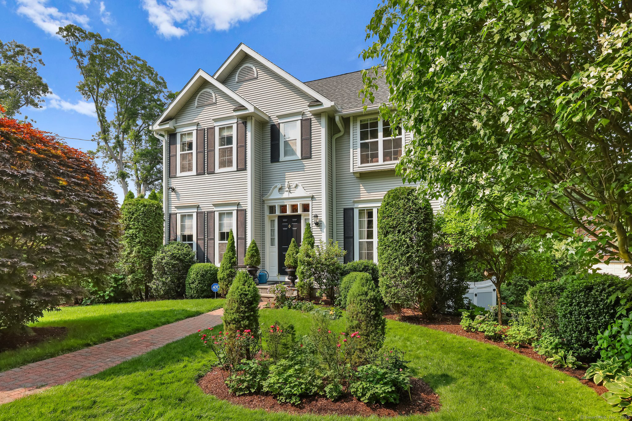 Pumpkin Ground Road, Stratford, Connecticut - 3 Bedrooms  
3 Bathrooms  
7 Rooms - 