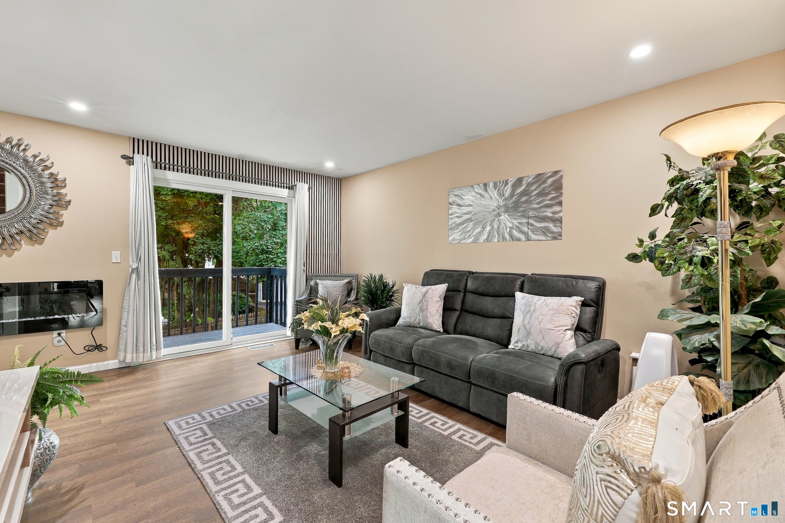 239 Glen Street 5C
