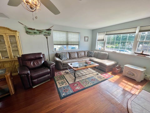 Tiny photo for 906 E Broadway, Milford, CT 06460 (MLS # 24182064)