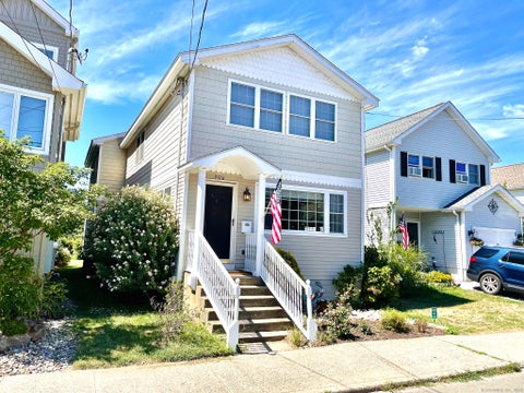 Photo of 906 E Broadway, Milford, CT 06460 (MLS # 24182064)