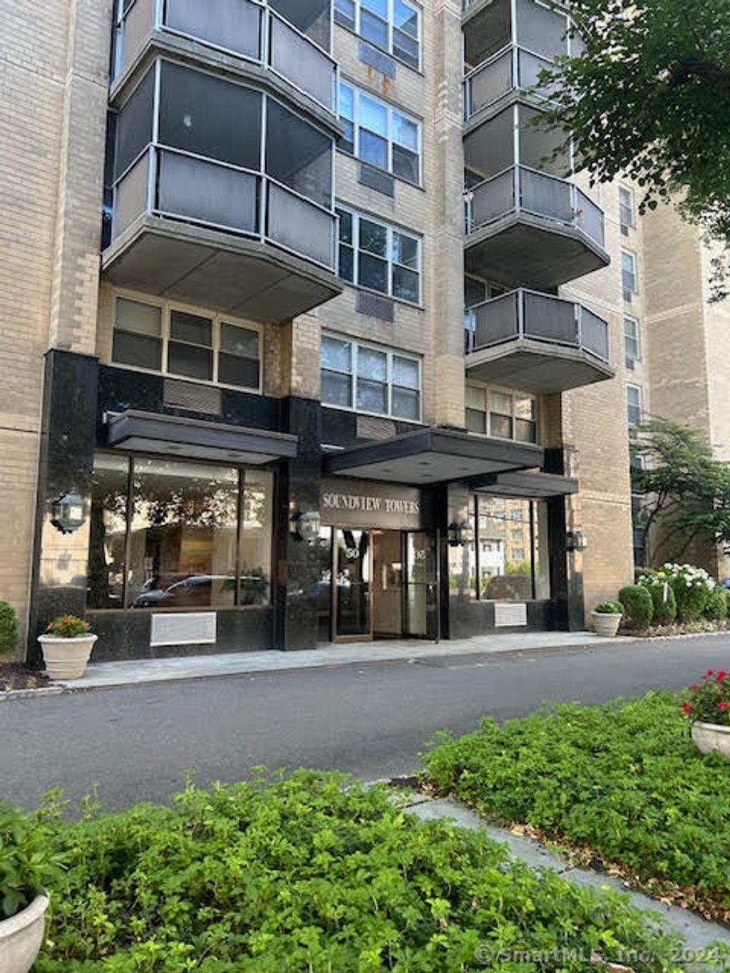 Photo of 50 Glenbrook Road #APT 12C, Stamford, CT 06902 (MLS # 24114583)
