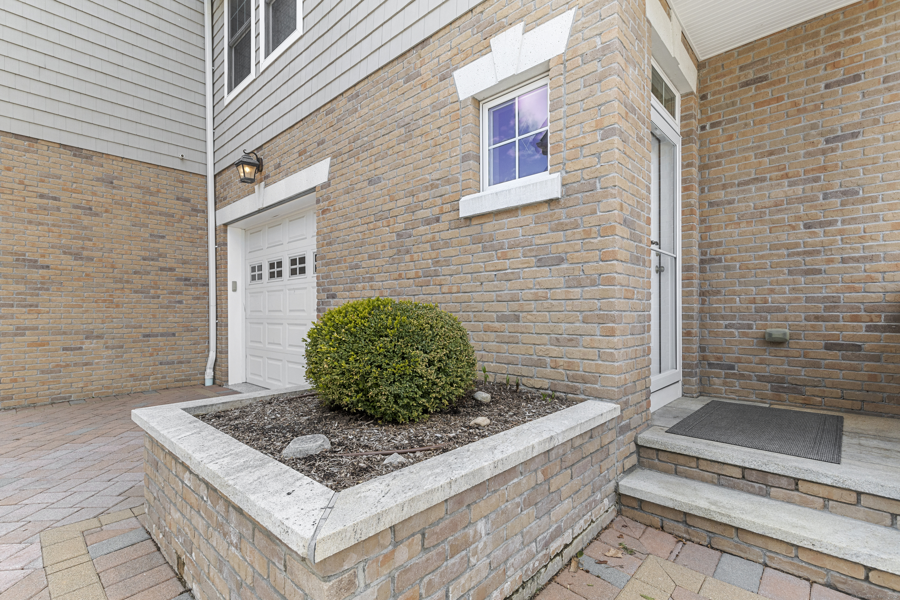 88 Maple Tree Avenue #APT H, Stamford, Connecticut image 2
