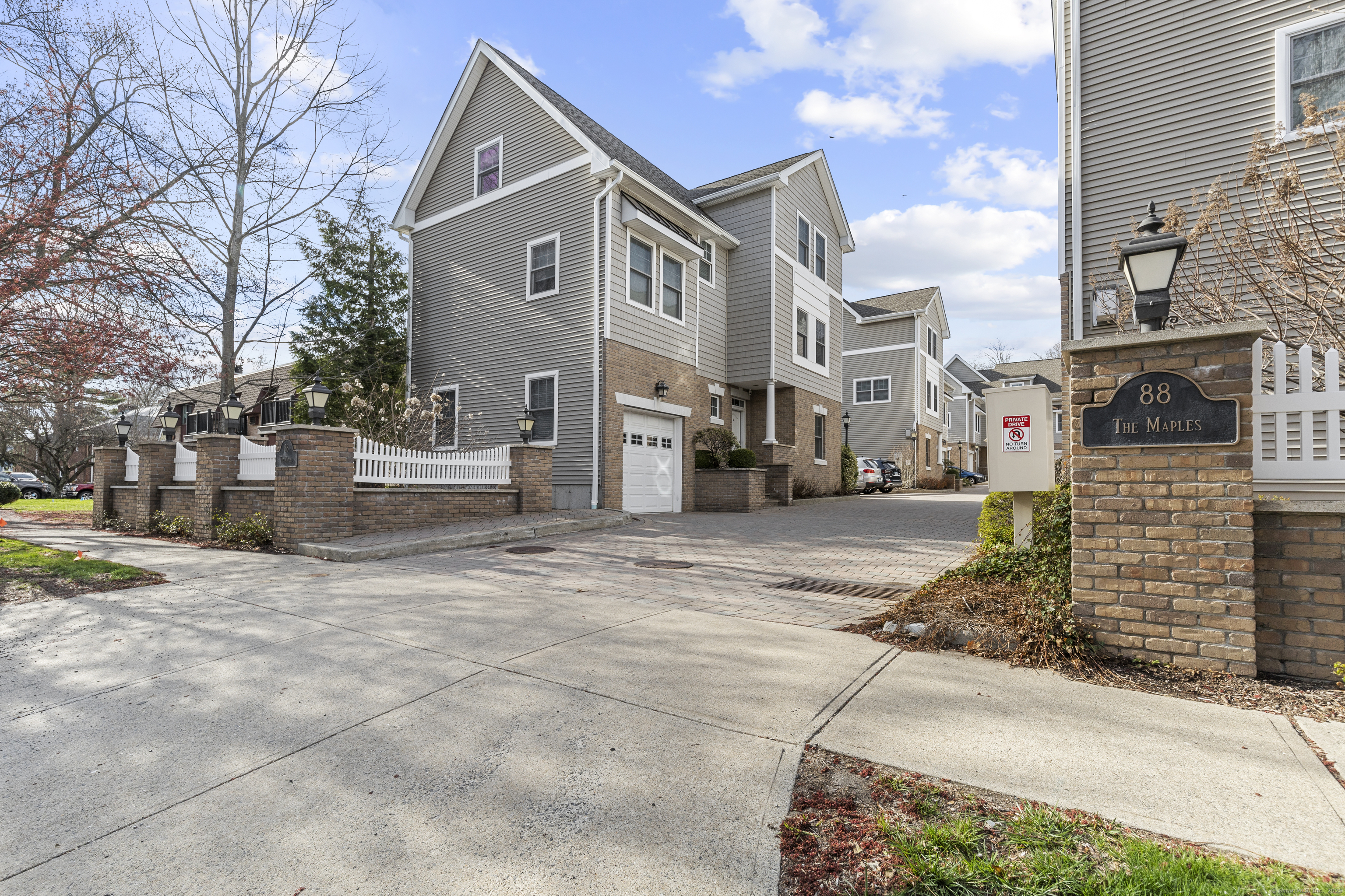 88 Maple Tree Avenue #APT H, Stamford, Connecticut image 1