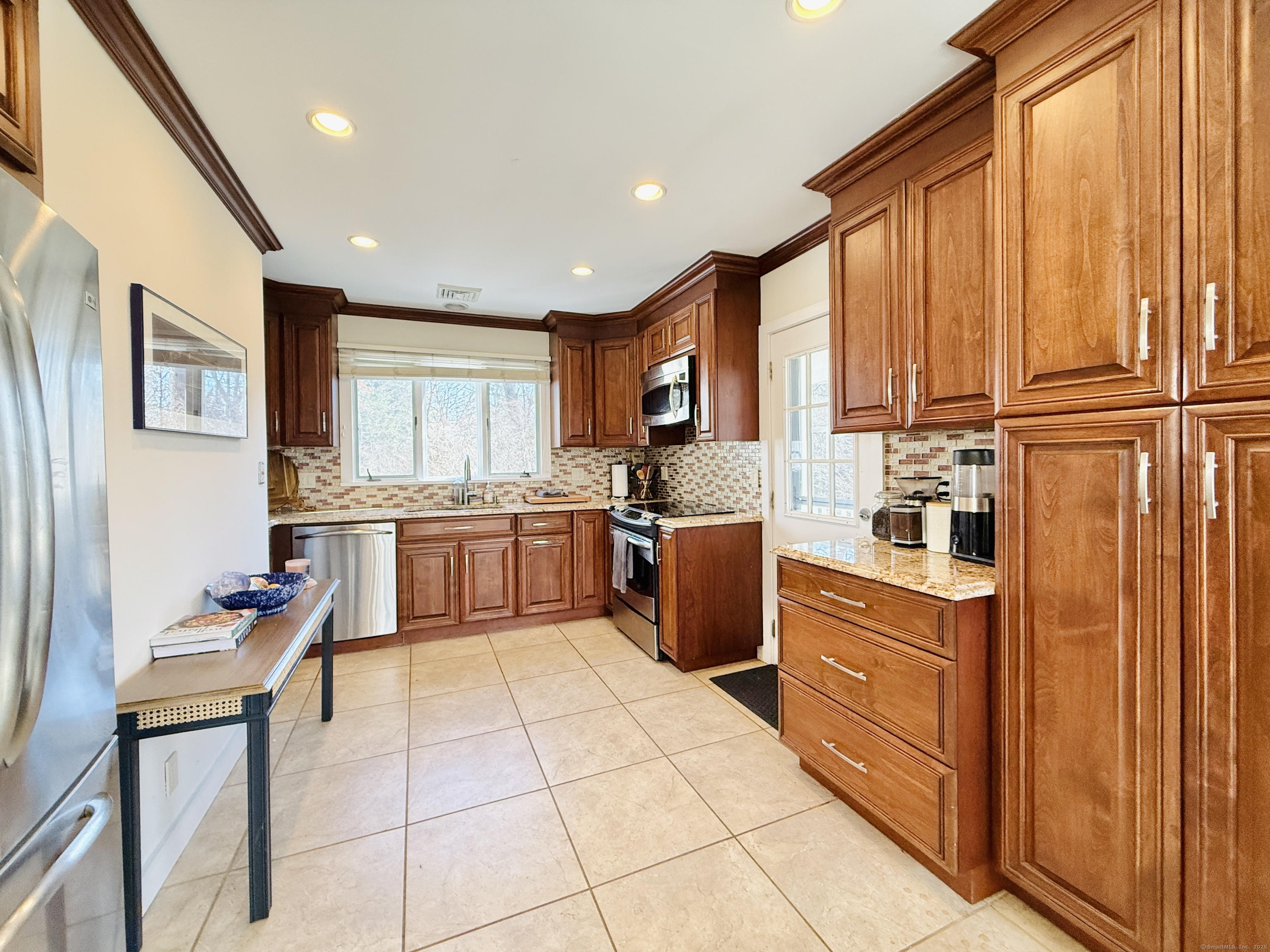 18 Deacon Hill Road, Stamford, Connecticut image 9