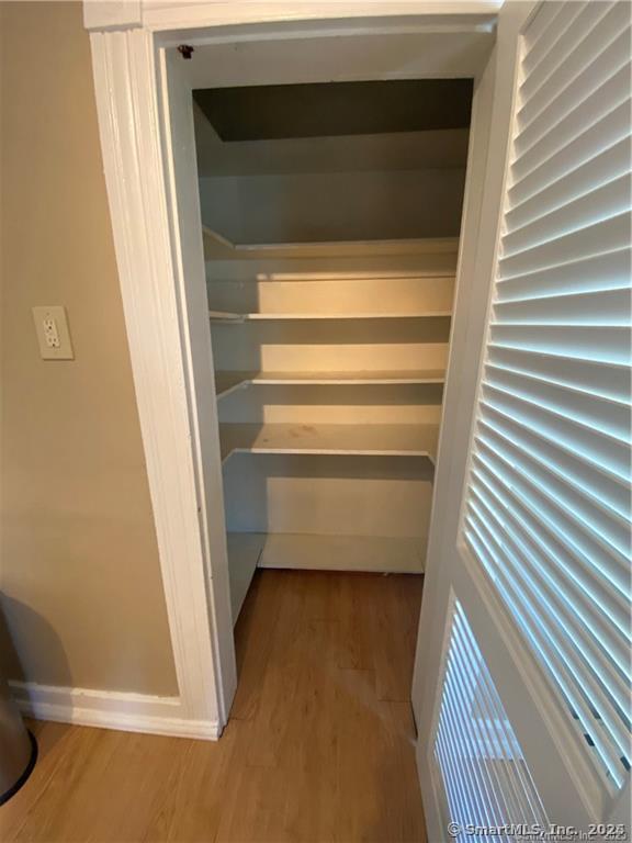 Cromwell, Connecticut 06416, United States, 2 Bedrooms Bedrooms, ,1 BathroomBathrooms,Residential,Active,167316