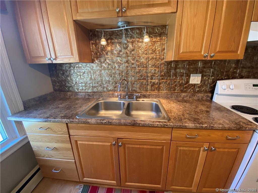 Cromwell, Connecticut 06416, United States, 2 Bedrooms Bedrooms, ,1 BathroomBathrooms,Residential,Active,167316