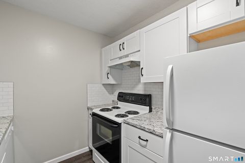 Tiny photo for 15 Woodsedge Drive #APT 5C, Newington, CT 06111 (MLS # 24153997)