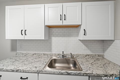 Tiny photo for 15 Woodsedge Drive #APT 5C, Newington, CT 06111 (MLS # 24153997)