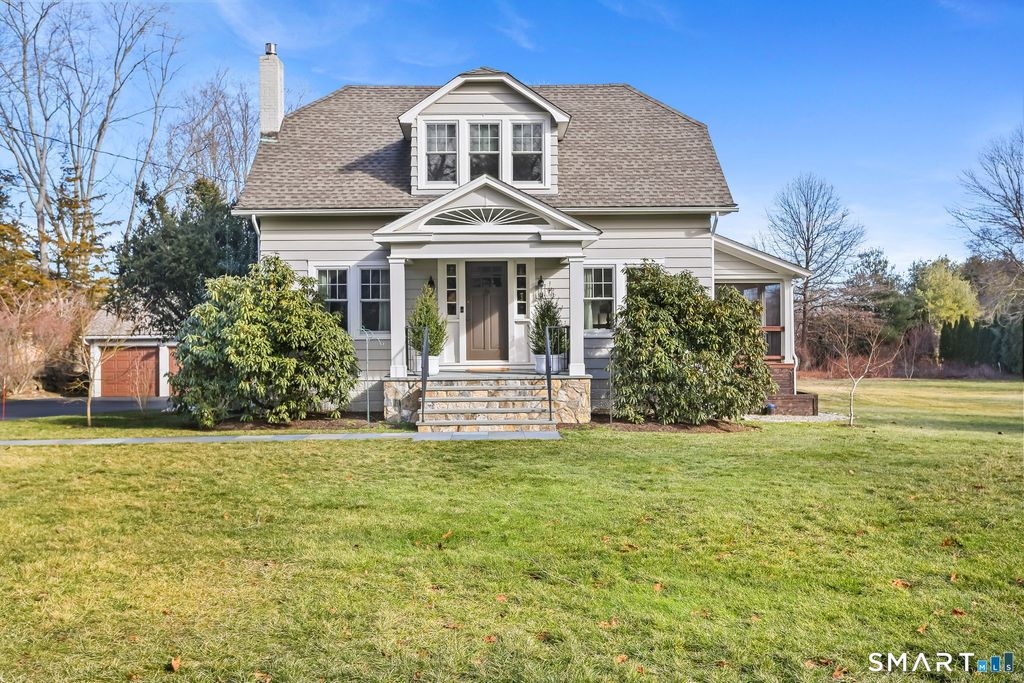 Photo of 98 Comstock Hill Avenue, Norwalk, CT 06850 (MLS # 24146892)