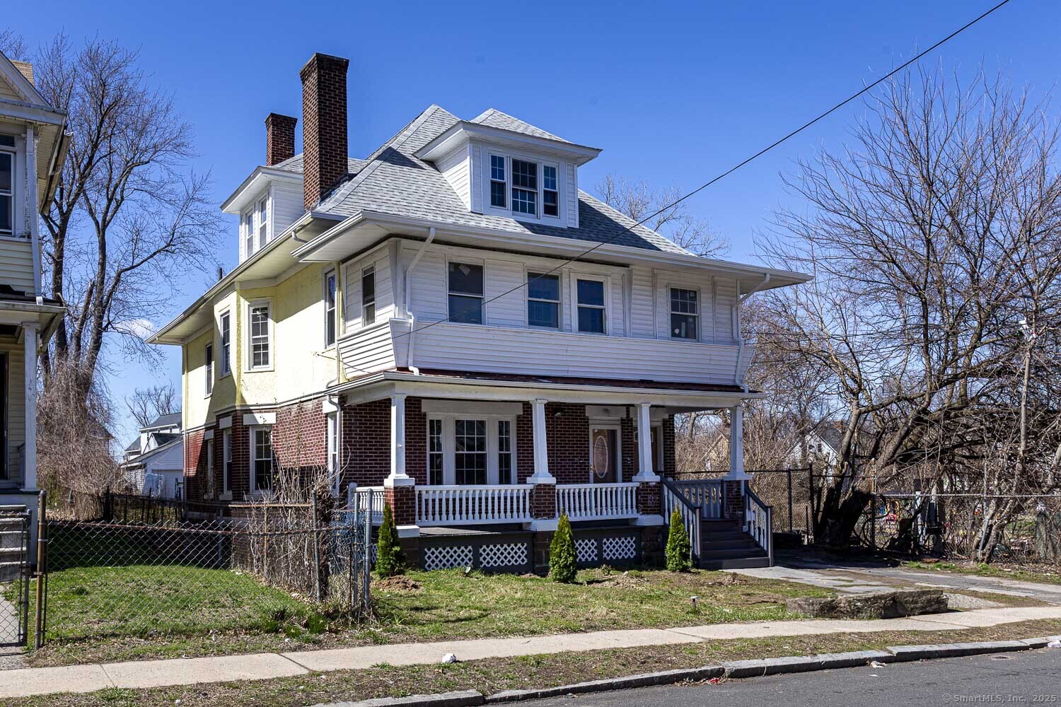 Property for Sale at Sterling Street, Hartford, Connecticut - Bedrooms: 8 
Bathrooms: 3 
Rooms: 19  - $484,900