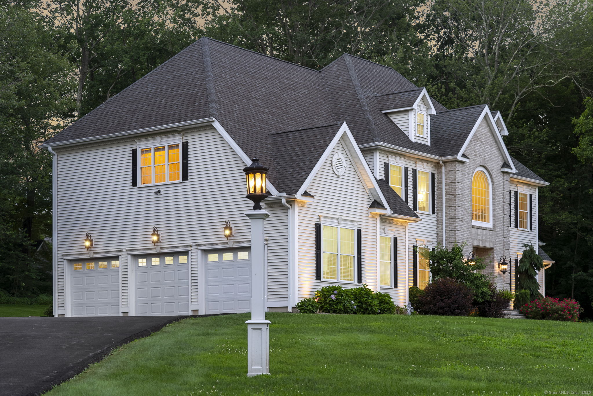 64 Warren Glen