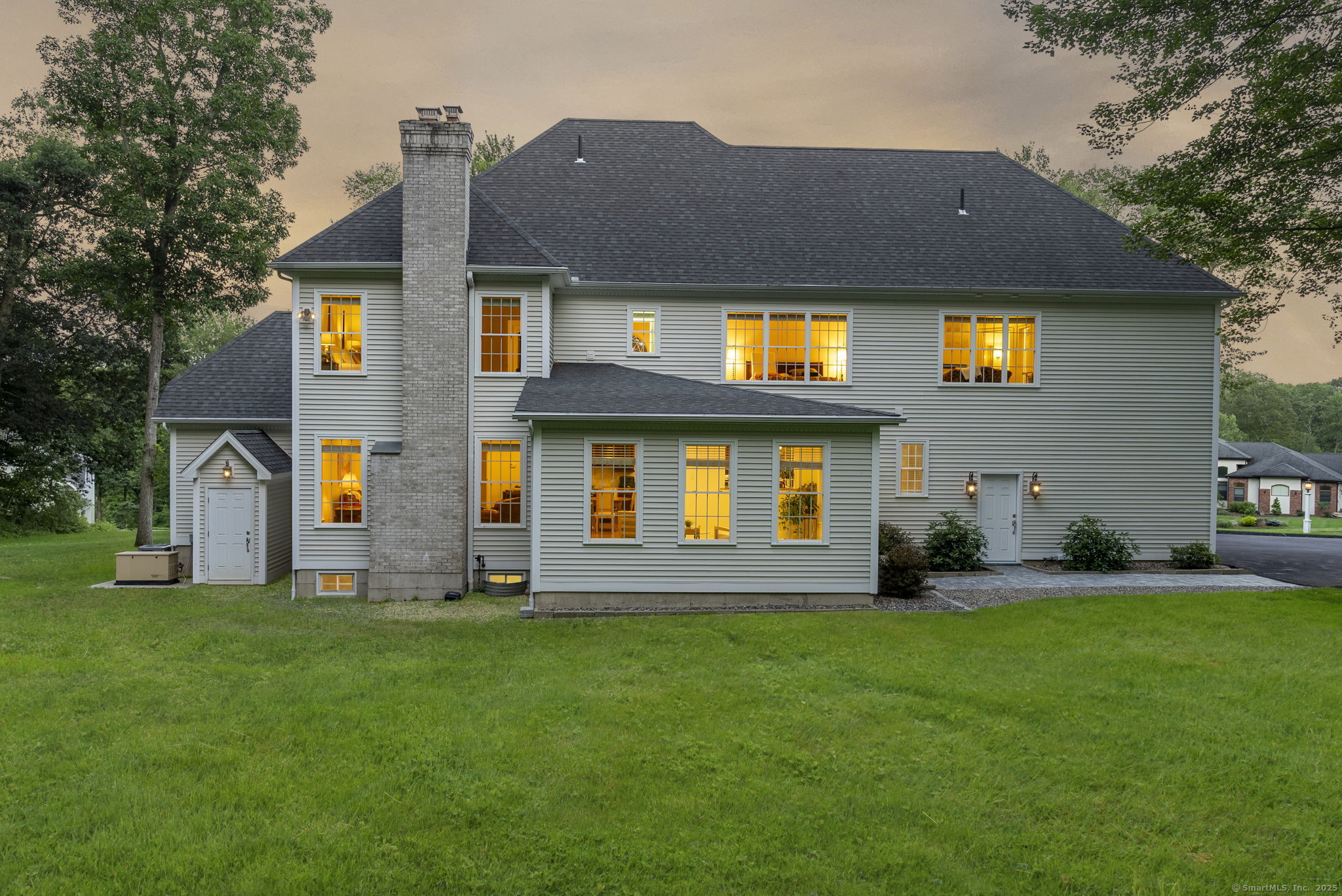 64 Warren Glen