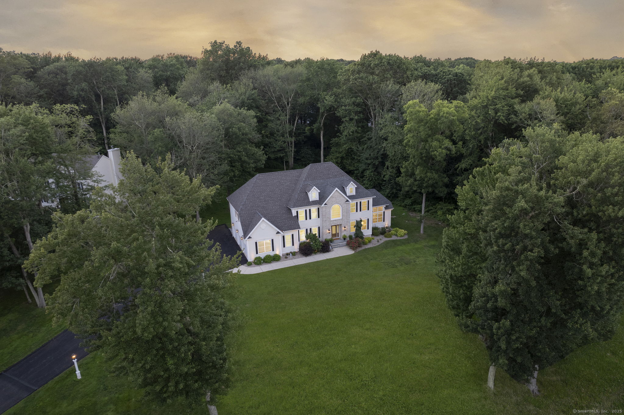 64 Warren Glen