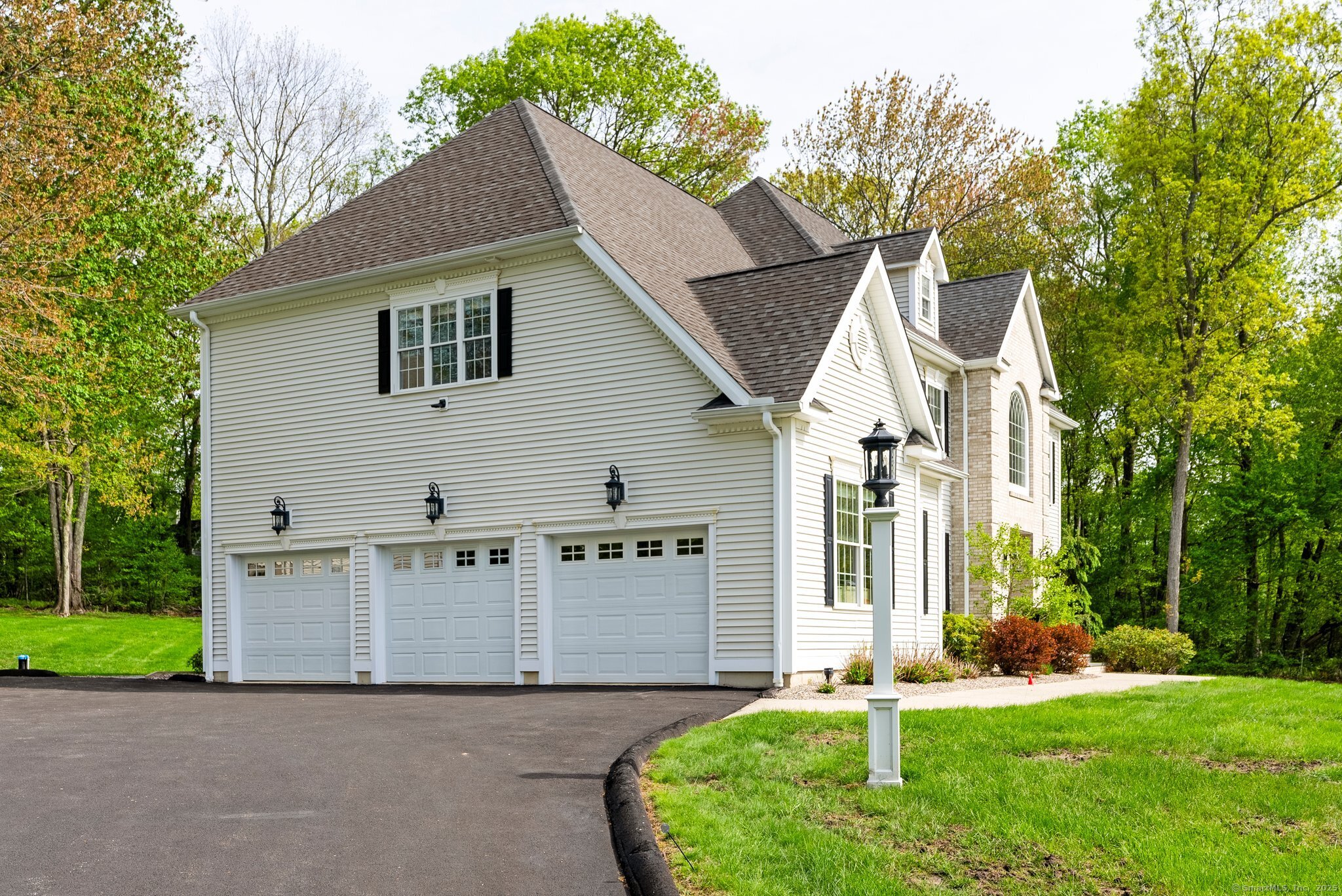 64 Warren Glen