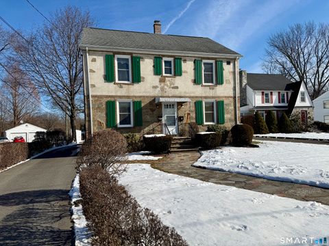 Photo of 425 Piedmont Street, Waterbury, CT 06706 (MLS # 24151041)