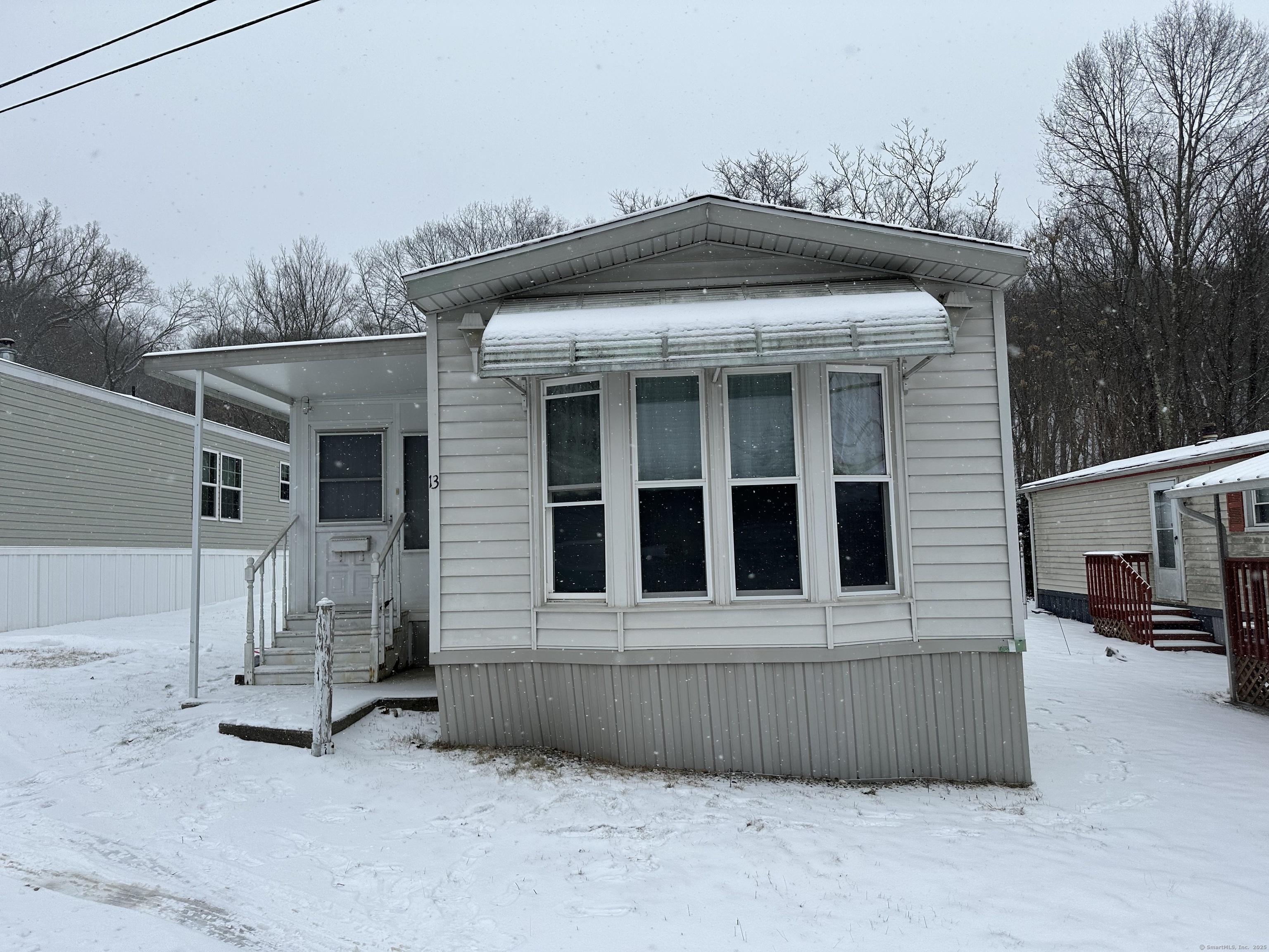 Clark Road Trlr 13, Naugatuck, Connecticut - 2 Bedrooms  
1 Bathrooms  
4 Rooms - 