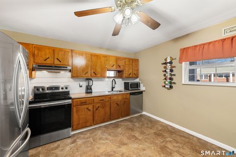 Tiny photo for 125 Lawn Avenue #B6, Stamford, CT 06902 (MLS # 24154053)