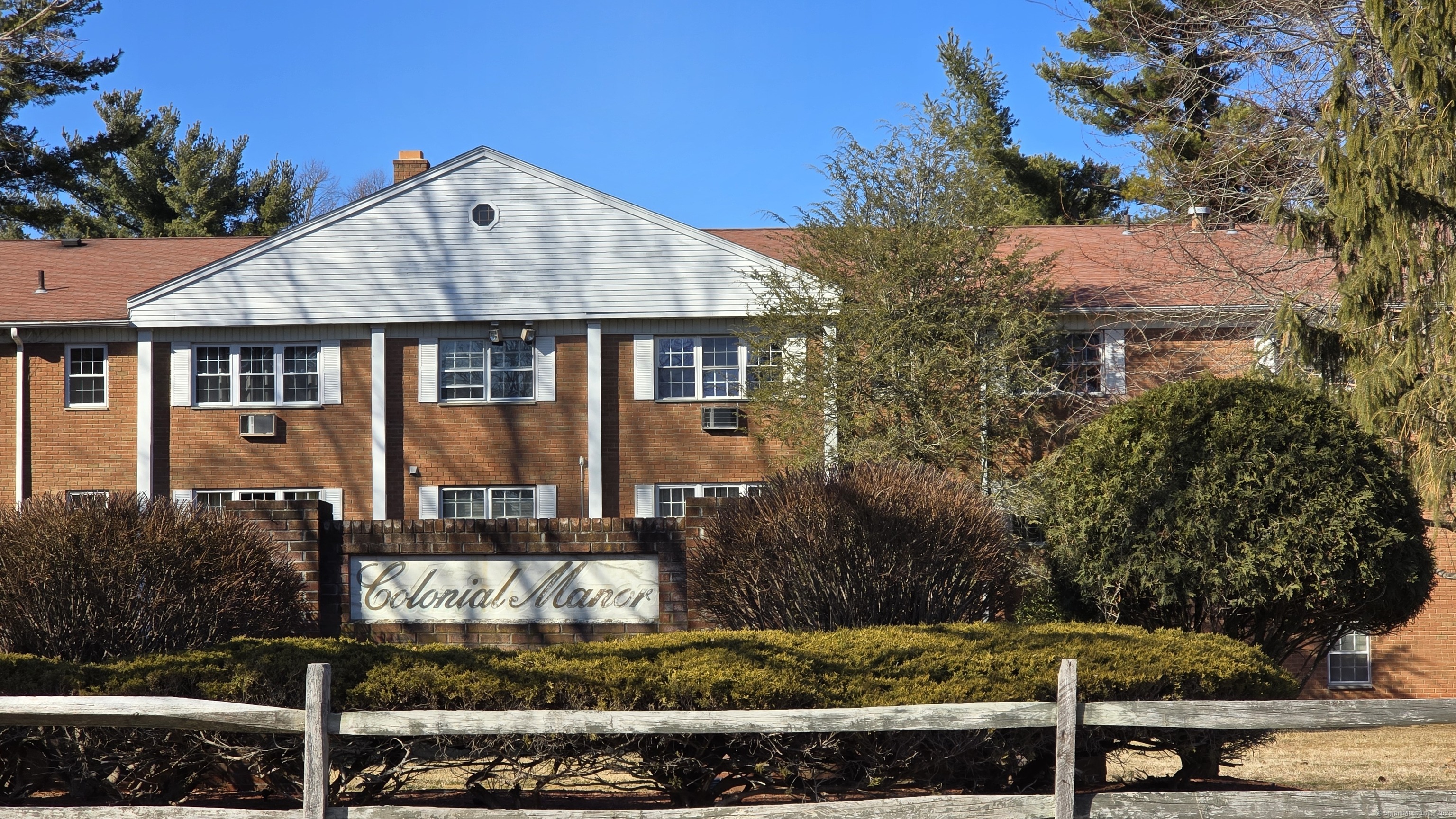 New Haven Avenue Apt 56, Milford, Connecticut - 2 Bedrooms  
2 Bathrooms  
4 Rooms - 