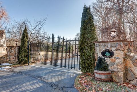 2 Woods Way 2 Guilford CT 06437