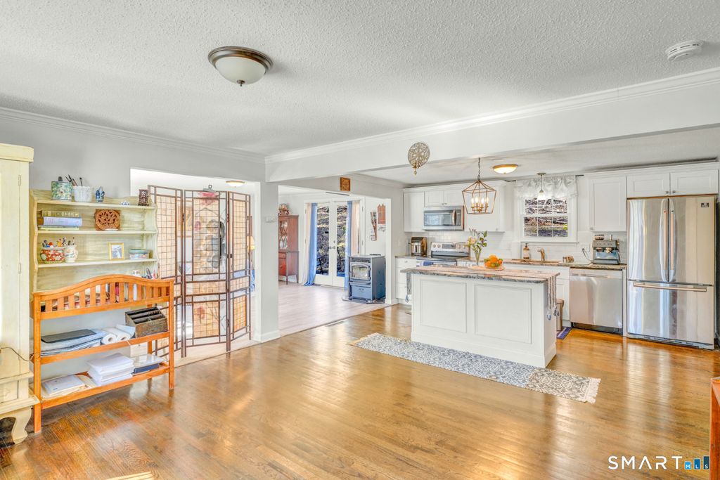 Photo of 140 Devonwood Drive, Waterbury, CT 06708 (MLS # 24164284)