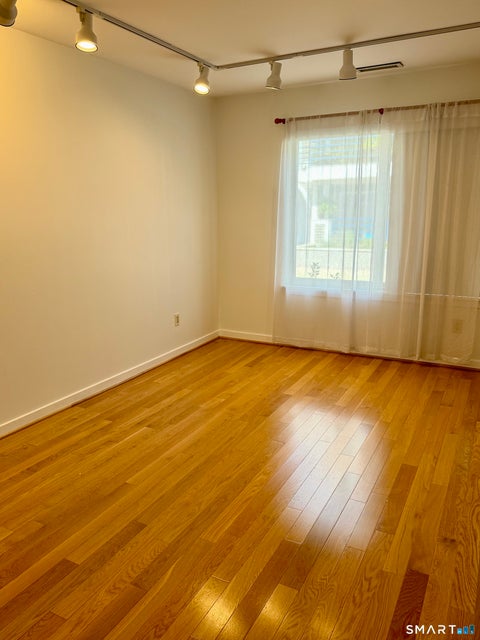 Tiny photo for 85 Harbour Close #85, New Haven, CT 06519 (MLS # 24201223)