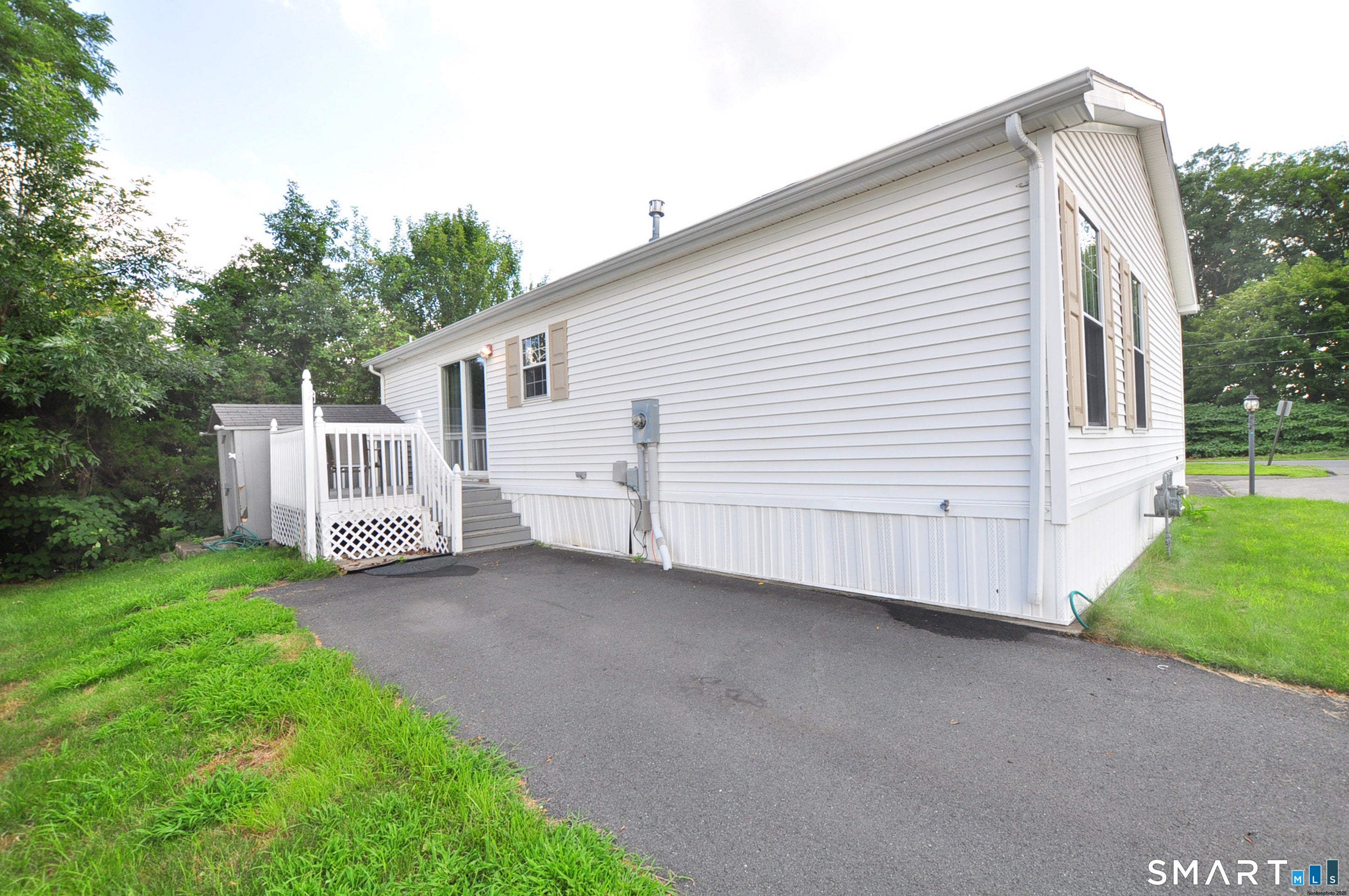 1 Laurel Circle