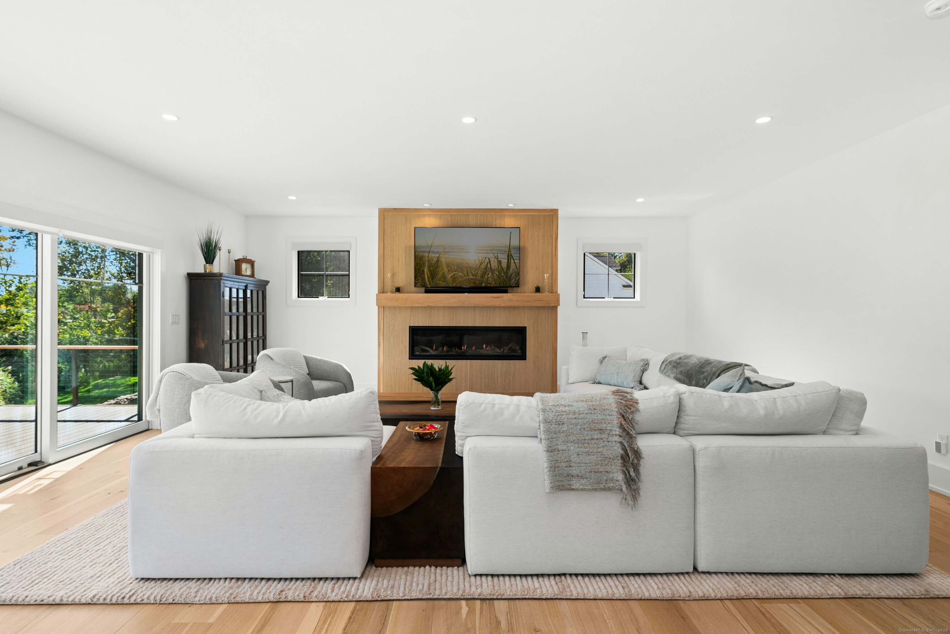 400 Bronson Road