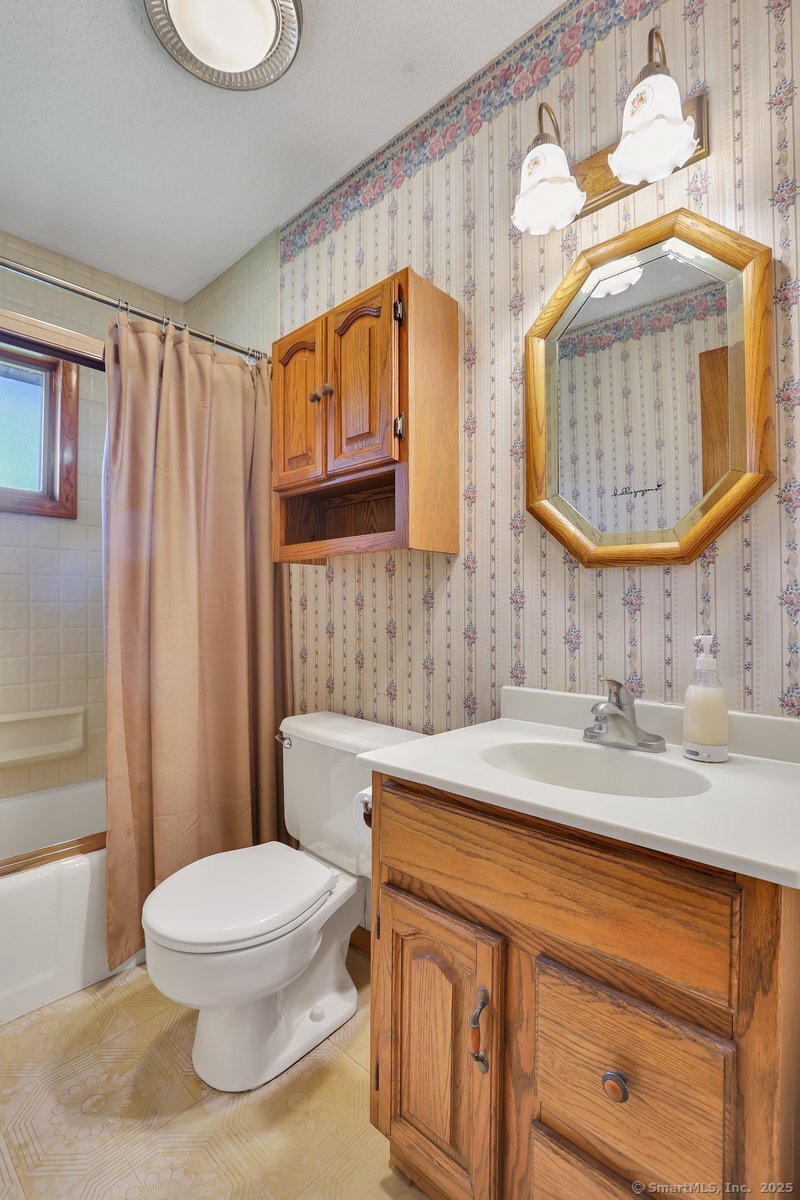32 Birch Tree Road, Plainville, Connecticut image 16