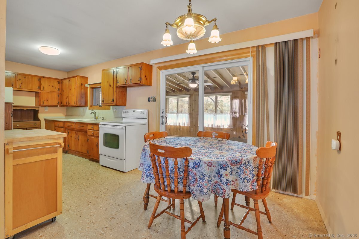 32 Birch Tree Road, Plainville, Connecticut image 8