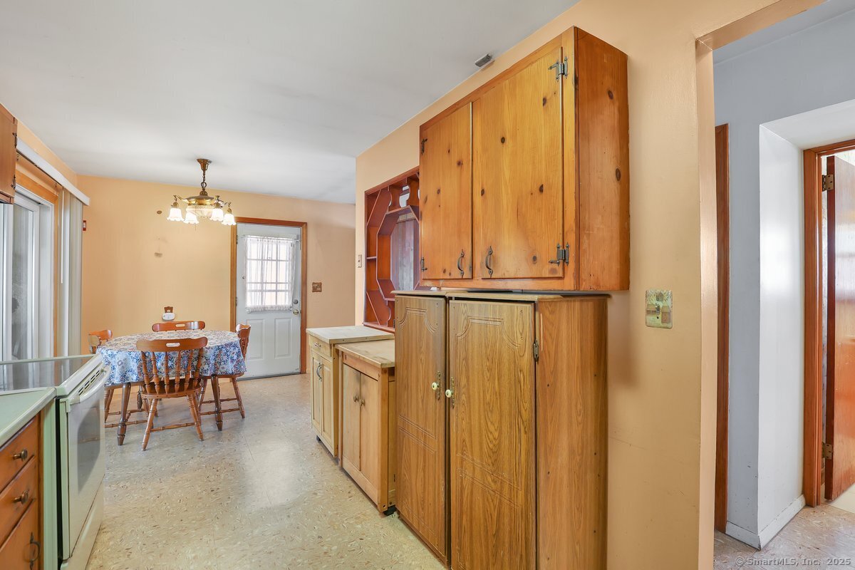 32 Birch Tree Road, Plainville, Connecticut image 12