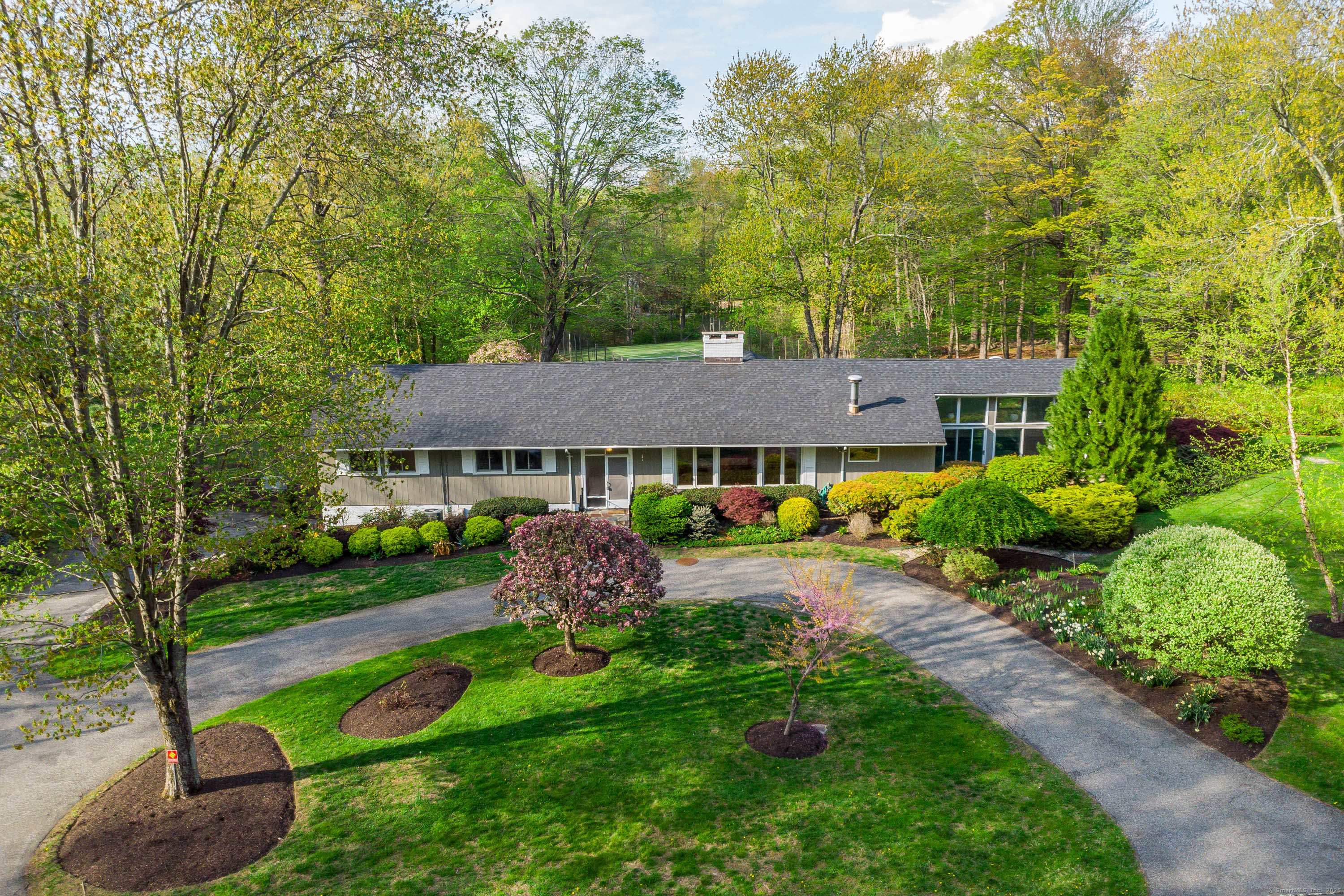 7 Maplecrest Drive, Danbury, Connecticut image 2