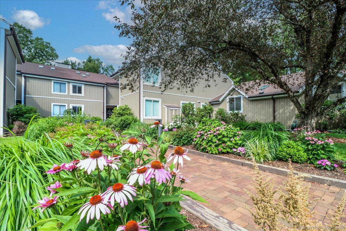 28 Hearthstone Drive 28
