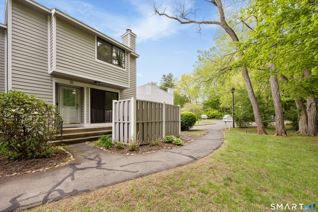 Photo of 10 Ives Hill Court #10, Cheshire, CT 06410 (MLS # 24168203)