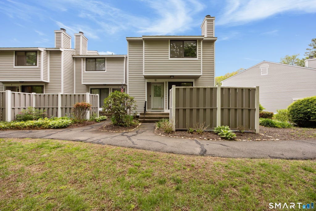 Photo of 10 Ives Hill Court #10, Cheshire, CT 06410 (MLS # 24168203)