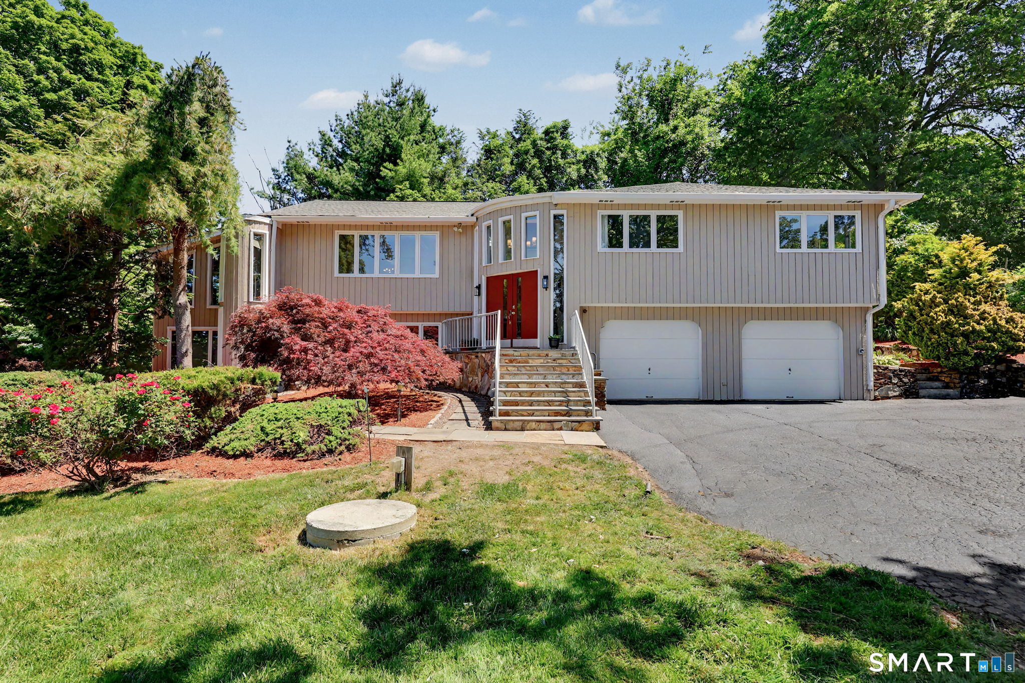 469 Shelton Avenue