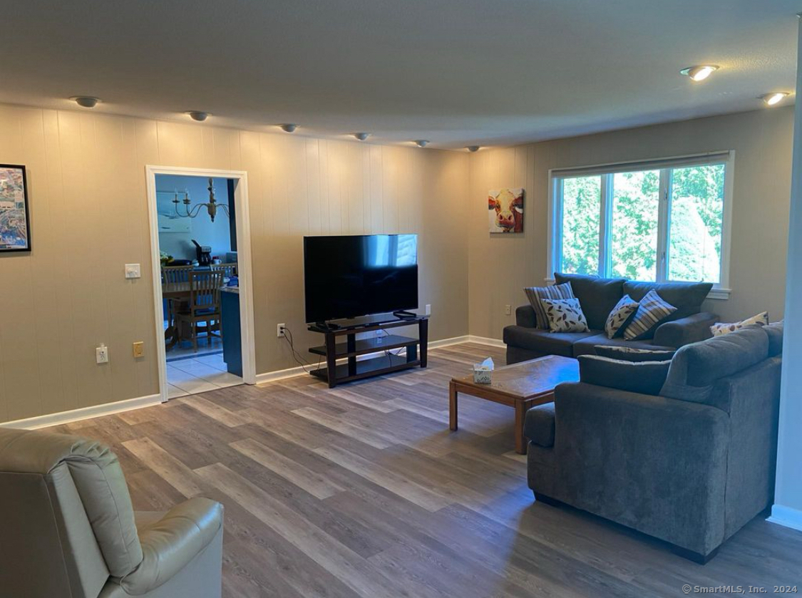 85 Admiral Drive