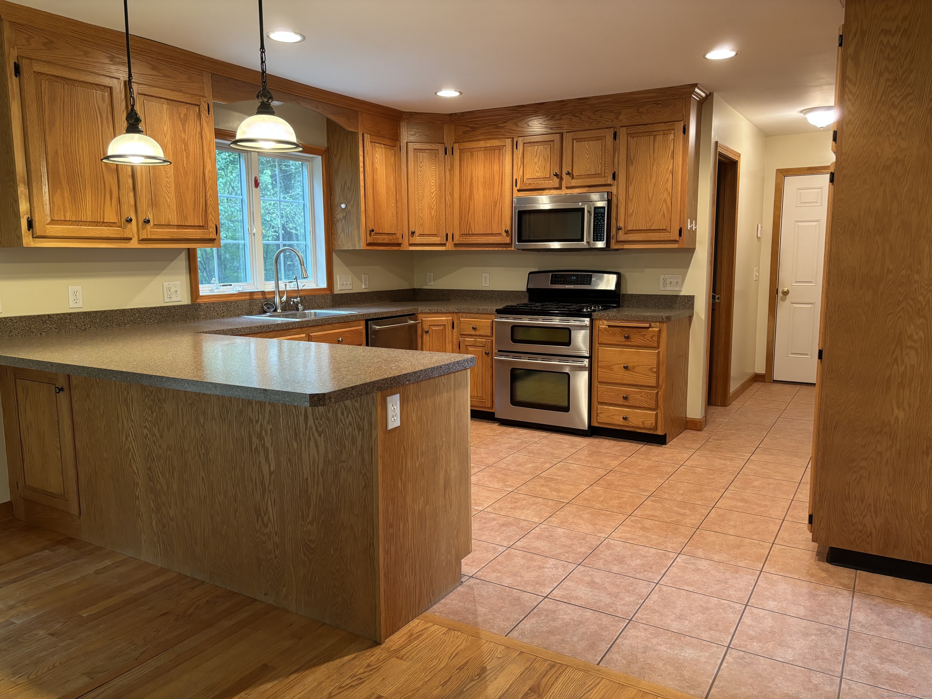 16 Cove Brook Lane