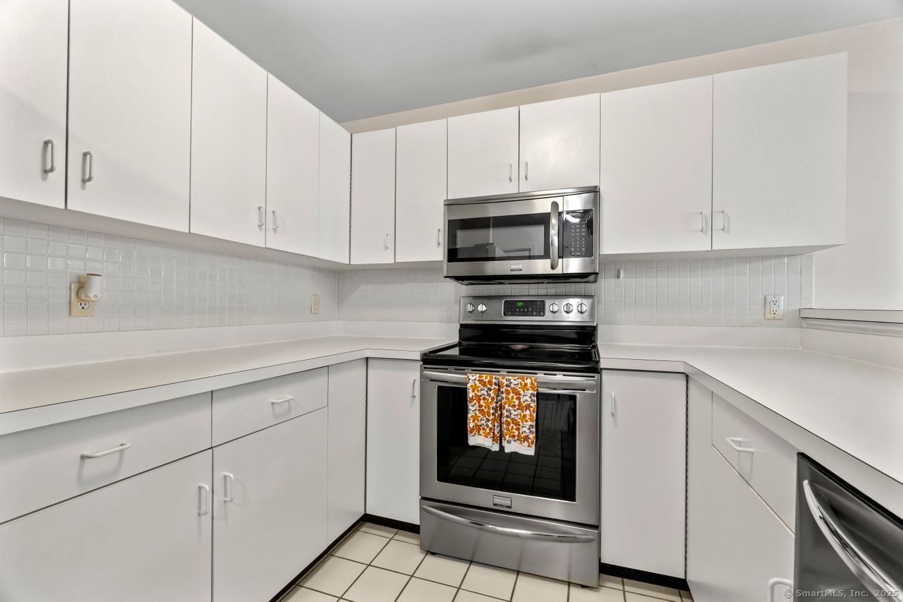 49 Rose Street #APT 104, Branford, Connecticut image 7
