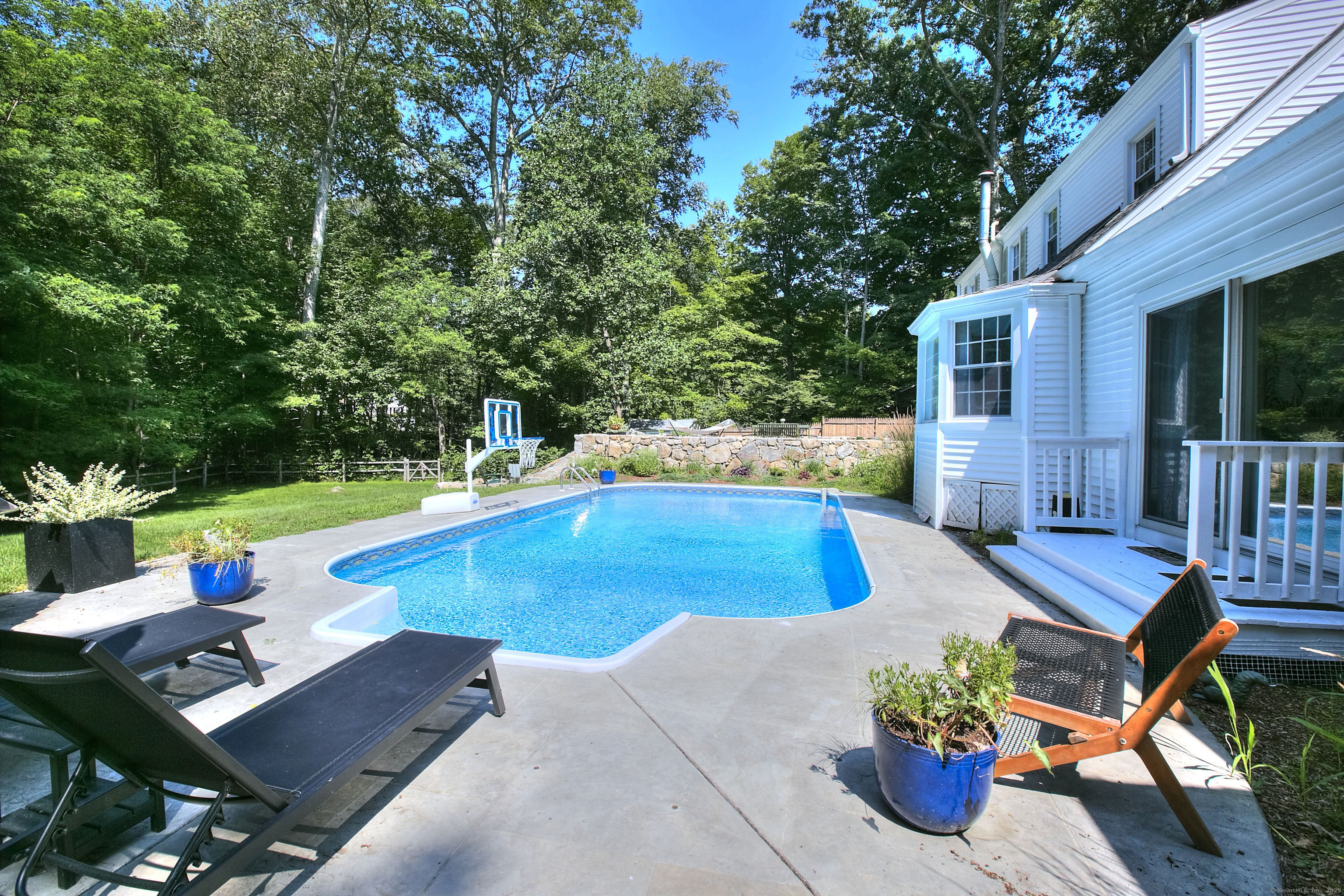 11 Clover Drive