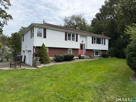 Homes For Sale - 3 Poe Place<br/> Shelton, CT 06484