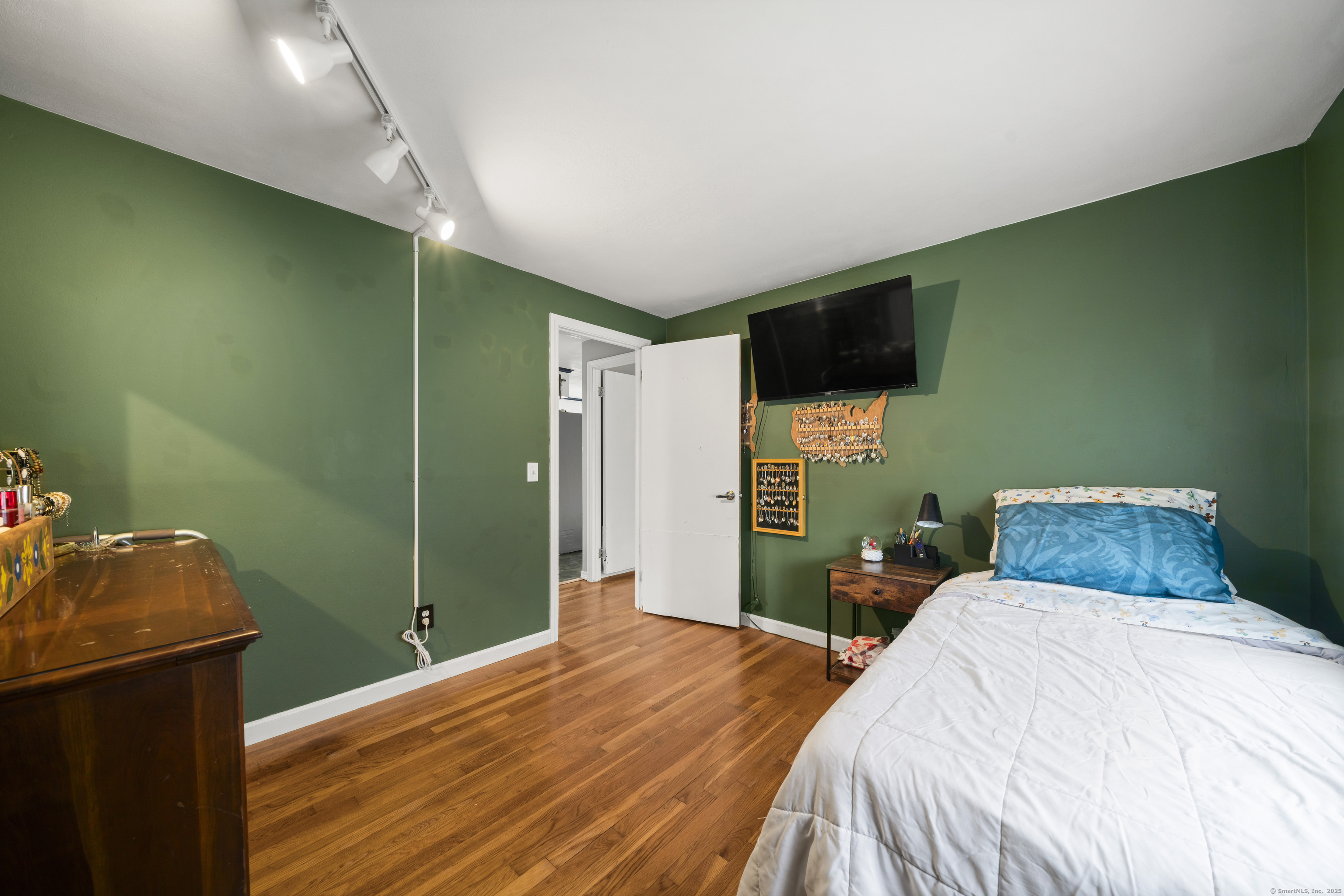23 Glen Oak Drive, Enfield, Connecticut image 13