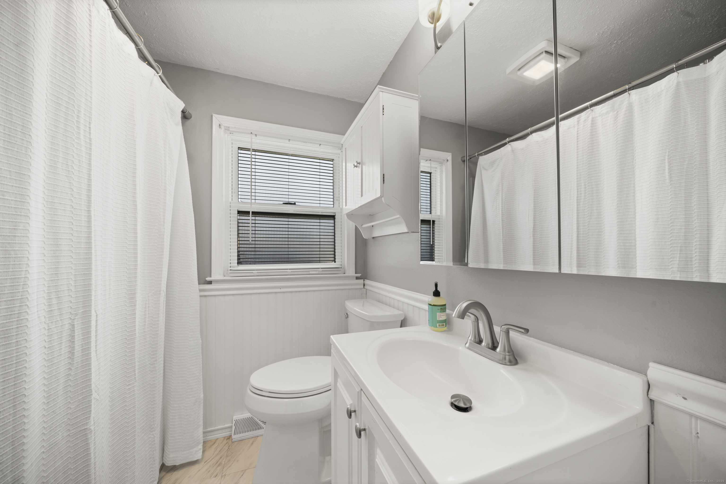 23 Glen Oak Drive, Enfield, Connecticut image 9